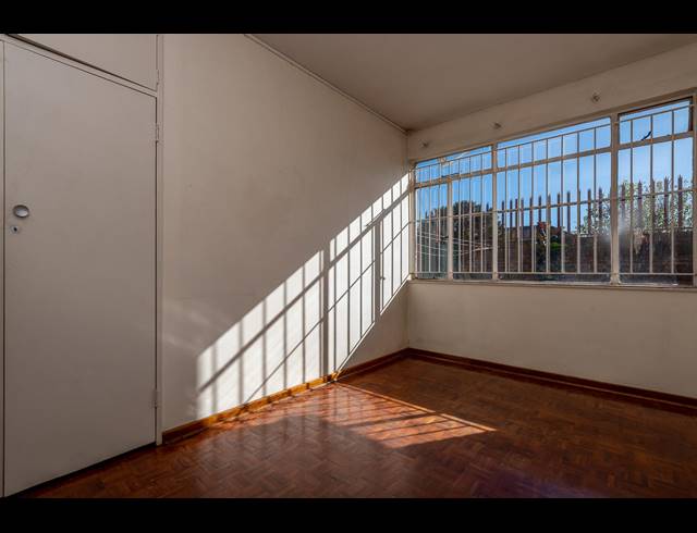 12 BEDROOM APARTMENT BLOCK FOR SALE IN ROSETTENVILLE